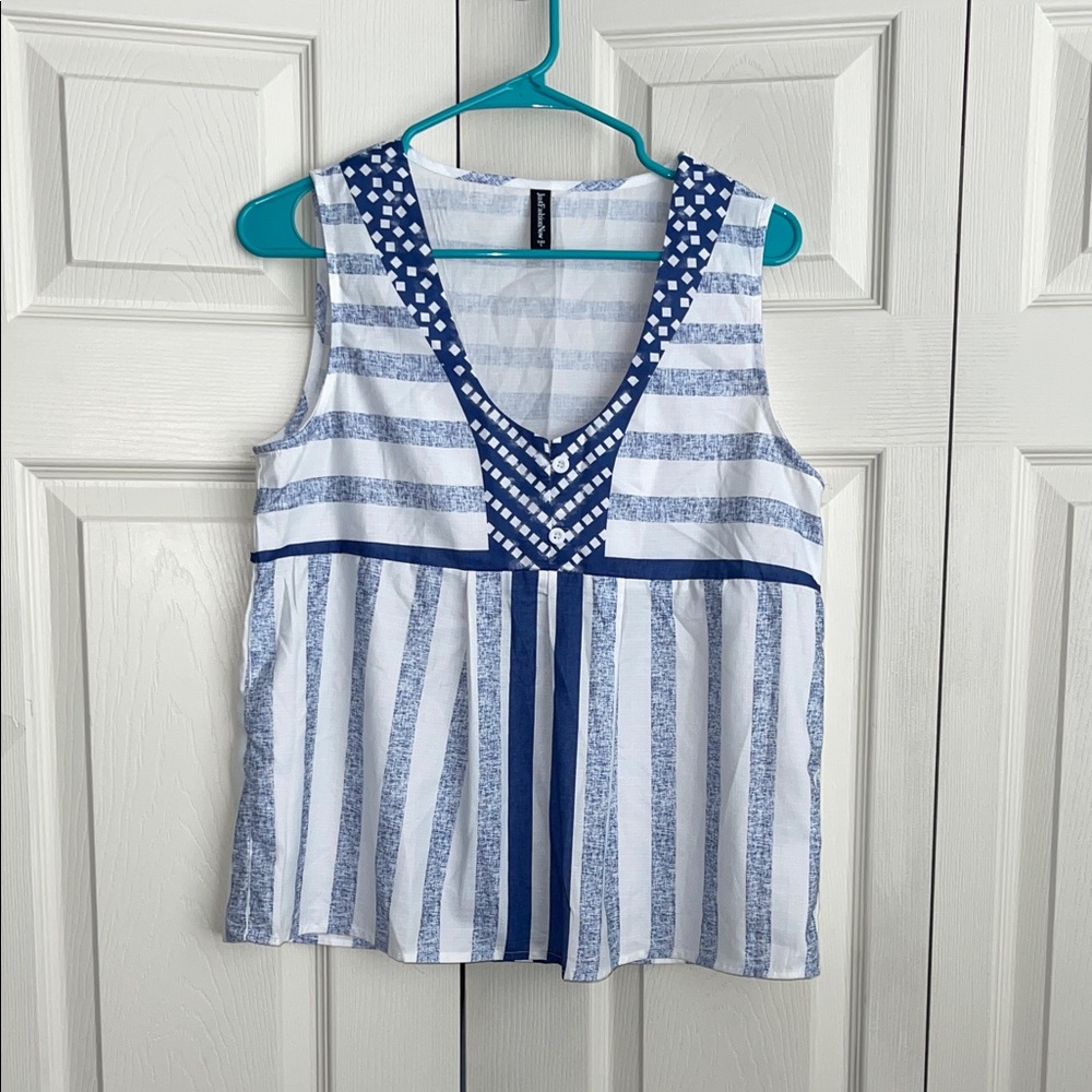 Just Fashion Now Women's Navy & White Striped Scoop Neck Top  CONT F